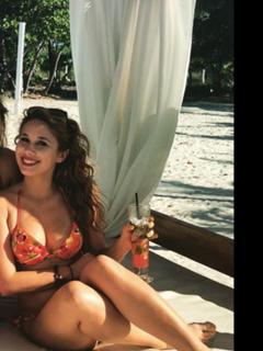 Haley Reinhart feet photo thumbnail