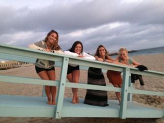 Haley Reinhart feet photo thumbnail