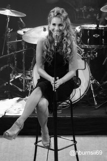 Haley Reinhart feet photo thumbnail