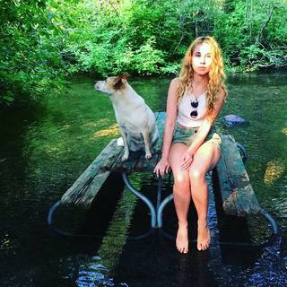 Haley Reinhart feet photo thumbnail