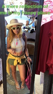 Haley Reinhart feet photo thumbnail