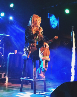 Haley Reinhart feet photo thumbnail