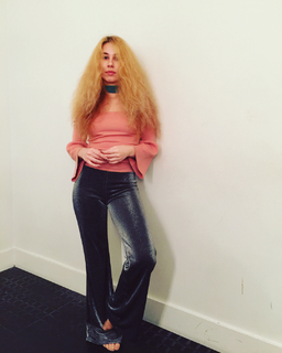 Haley Reinhart feet photo thumbnail