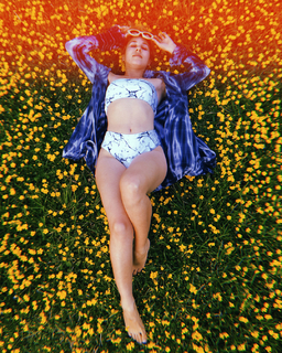 Haley Reinhart feet photo thumbnail