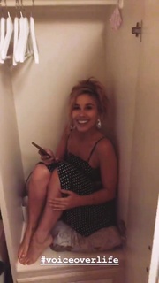 Haley Reinhart feet photo thumbnail