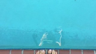 Haley Reinhart feet photo thumbnail