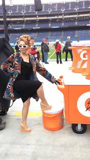 Haley Reinhart feet photo thumbnail