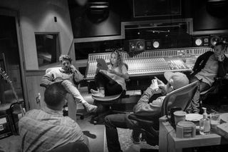 Haley Reinhart feet photo thumbnail