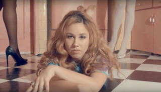 Haley Reinhart feet photo thumbnail