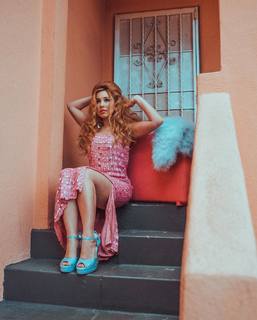 Haley Reinhart feet photo thumbnail