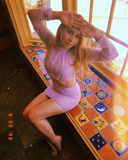 Haley Reinhart feet photo thumbnail