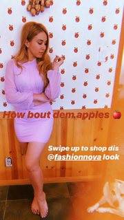 Haley Reinhart feet photo thumbnail