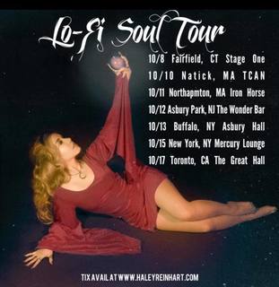 Haley Reinhart feet photo thumbnail