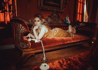 Haley Reinhart feet photo thumbnail