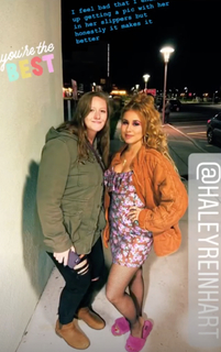 Haley Reinhart feet photo thumbnail