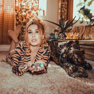 Haley Reinhart feet photo thumbnail