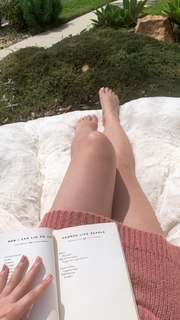 Haley Reinhart feet photo thumbnail