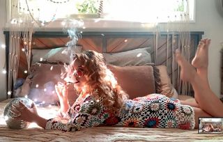 Haley Reinhart feet photo thumbnail