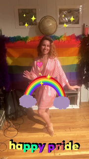 Haley Reinhart feet photo thumbnail