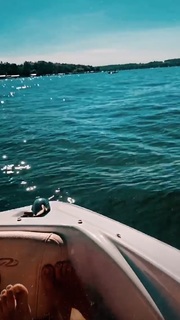 Haley Reinhart feet photo thumbnail