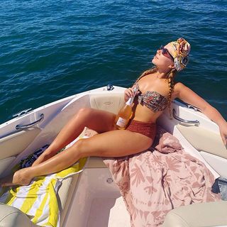 Haley Reinhart feet photo thumbnail