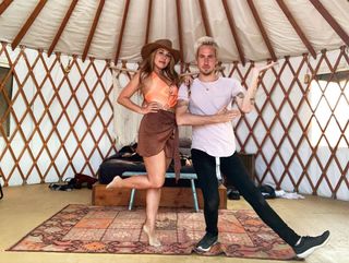 Haley Reinhart feet photo thumbnail