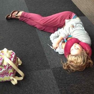 Haley Reinhart feet photo thumbnail