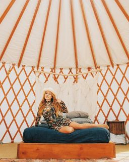 Haley Reinhart feet photo thumbnail