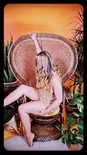 Haley Reinhart feet photo thumbnail