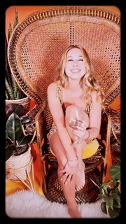 Haley Reinhart feet photo thumbnail