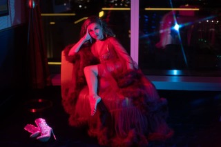 Haley Reinhart feet photo thumbnail