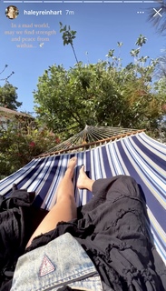 Haley Reinhart feet photo thumbnail