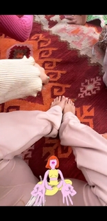 Haley Reinhart feet photo thumbnail