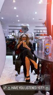 Haley Reinhart feet photo thumbnail