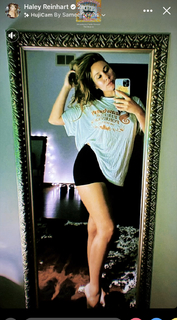 Haley Reinhart feet photo thumbnail