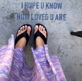 Haley Reinhart feet photo thumbnail
