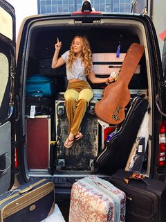 Haley Reinhart feet photo thumbnail