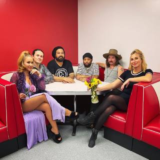 Haley Reinhart feet photo thumbnail