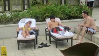 Haley Reinhart feet photo thumbnail