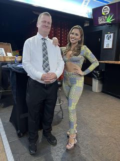 Haley Reinhart feet photo thumbnail