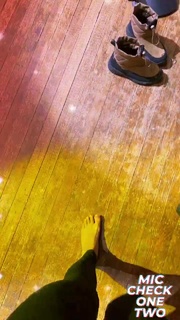 Haley Reinhart feet photo thumbnail