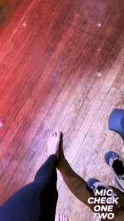 Haley Reinhart feet photo thumbnail