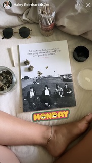 Haley Reinhart feet photo thumbnail