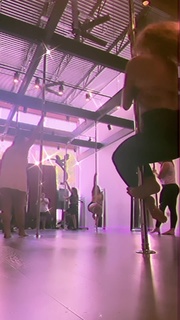 Haley Reinhart feet photo thumbnail