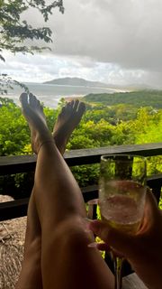 Haley Reinhart feet photo thumbnail