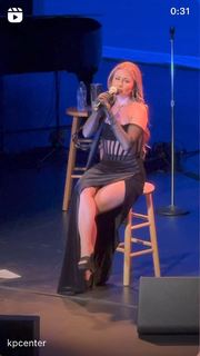 Haley Reinhart feet photo thumbnail