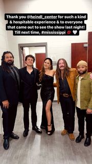 Haley Reinhart feet photo thumbnail