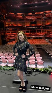 Haley Reinhart feet photo thumbnail