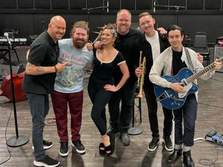 Haley Reinhart feet photo thumbnail