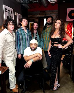 Haley Reinhart feet photo thumbnail